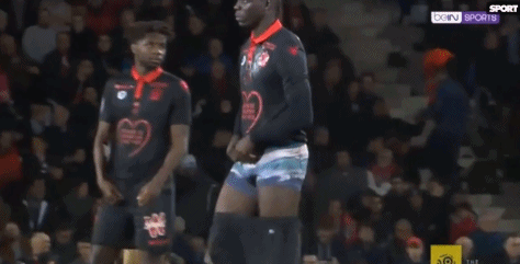 赛后那一幕让所有球迷破防（终场后的那个瞬间，所有球迷都被戳中泪点）