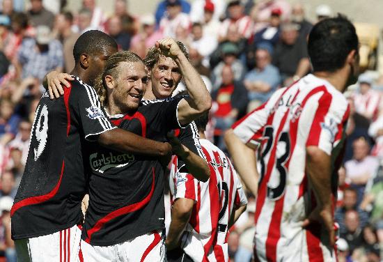 世体：德容与孔德已回国家队报到，其他巴萨球员周二陆续报到（世体：德容、孔德已向各自国家队报到，其余巴萨球员将于周二陆续报到）