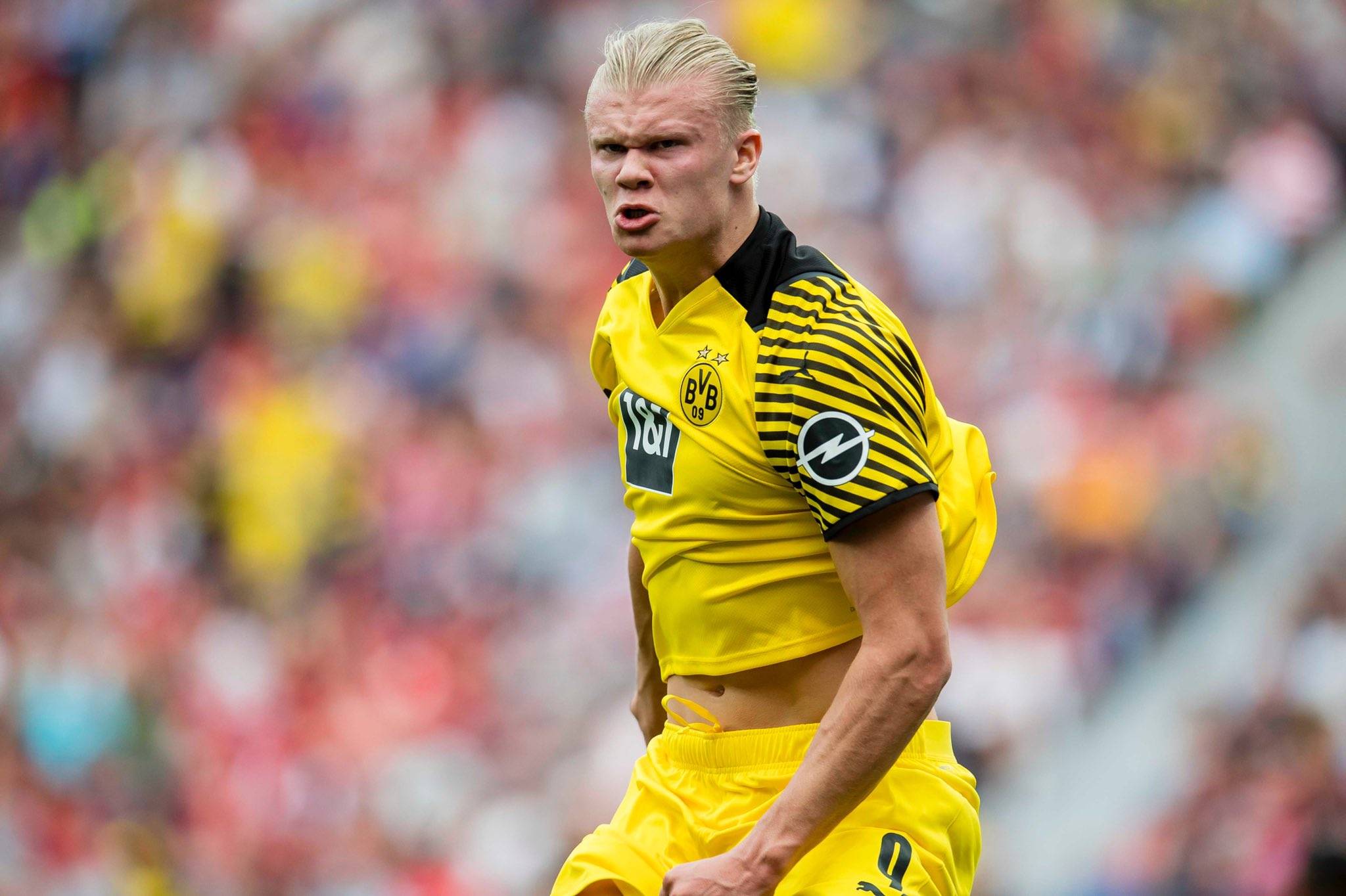 跟队：赫伊森将会在本周末皇马客战阿拉维斯的比赛中回归（队记：赫伊森将于本周末随皇马做客阿拉维斯时复出）