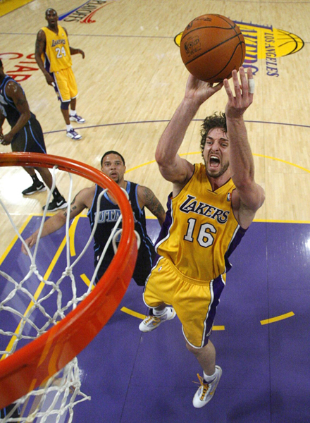 6分42秒，姆巴佩完成欧冠历史第二快帽子戏法（姆巴佩仅用6分42秒上演欧冠史上第二快帽子戏法）