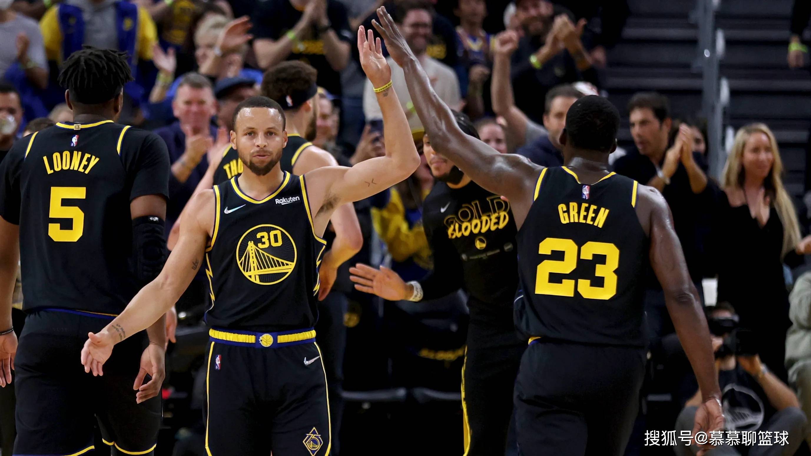 穆帅：我坚信我们还没出局；今天裁判很有风格但水平不高（穆帅：我们尚未出局；今夜裁判有风格但水准一般）