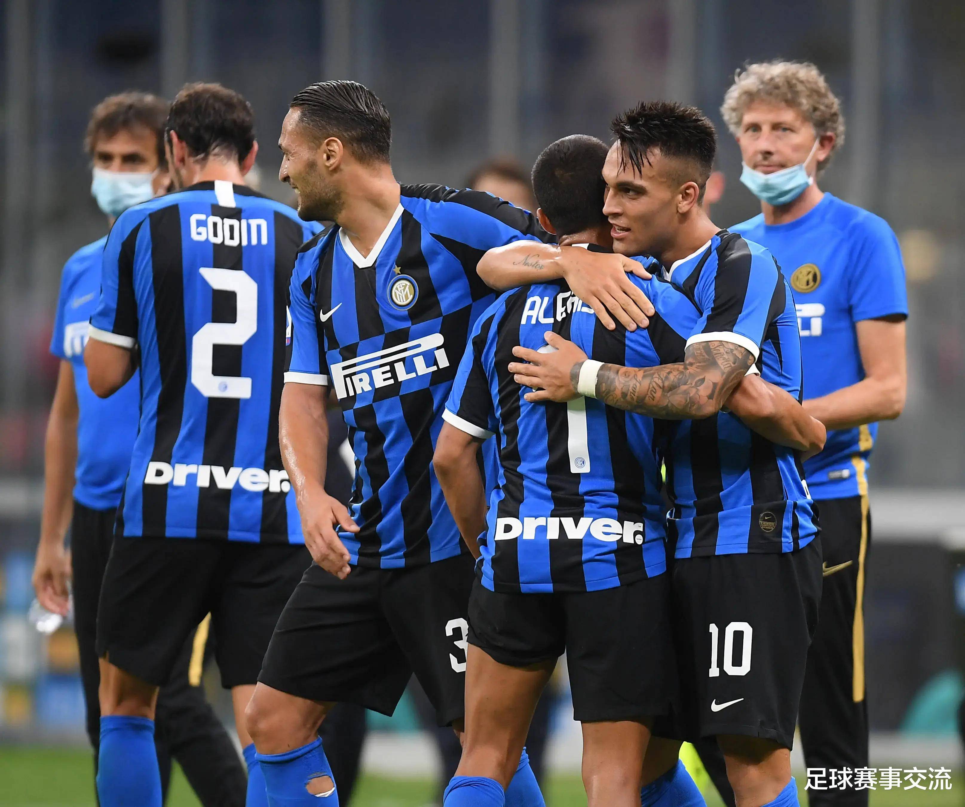 TA：曼城明夏可能签右后卫和右边锋，他们仍在关注利夫拉门托（TA称曼城明夏或引进右后卫与右边锋，仍关注利夫拉门托）