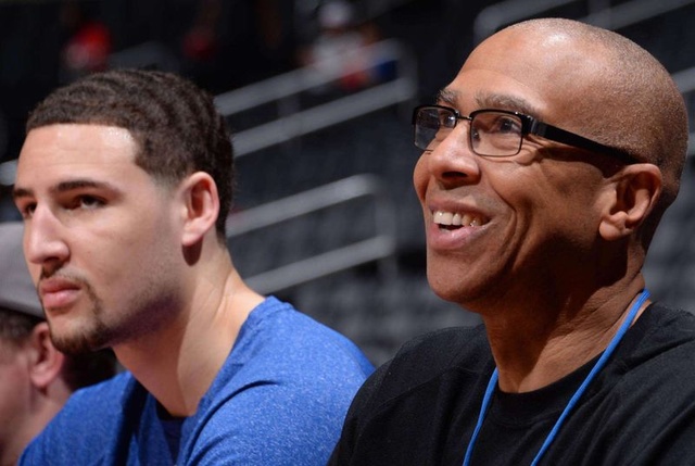 TA：皇马寻求引进后卫和中场；他们愿听取对罗德里戈的报价（TA：皇马寻觅后卫和中场补强，愿听取罗德里戈报价）